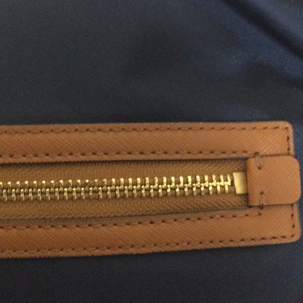 Michael Kors  rain proof purse . - Picture 6 of 8
